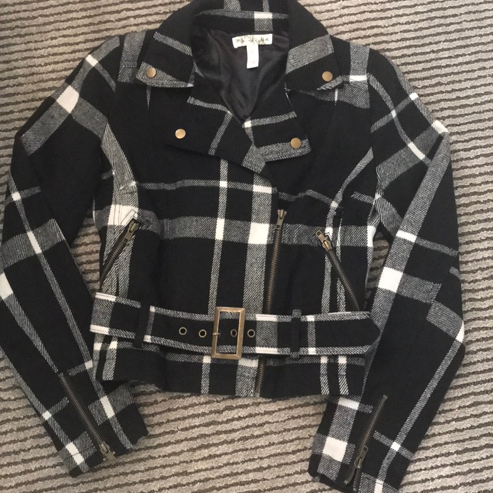 Short plaid jacket